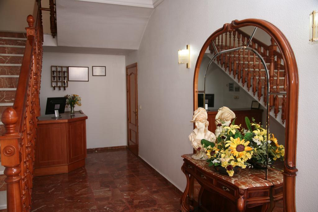 Hostal Santa Barbara Socuéllamos Εξωτερικό φωτογραφία