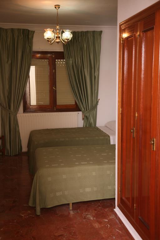 Hostal Santa Barbara Socuéllamos Εξωτερικό φωτογραφία